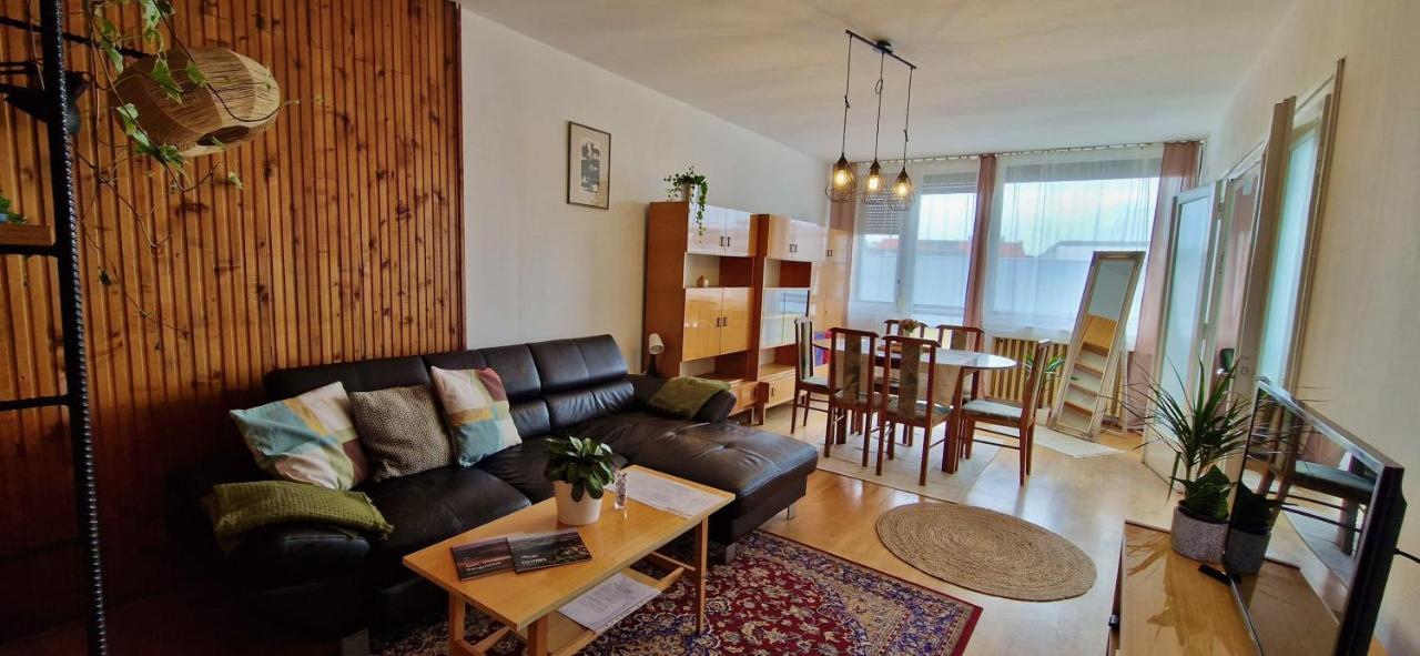 Nosztalgia Apartman Apartment Veszprém Exterior photo